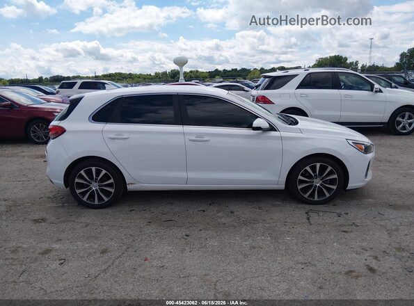 KMHH35LE2JU022201 2018 HYUNDAI ELANTRA GT White Вид задньої частини салону