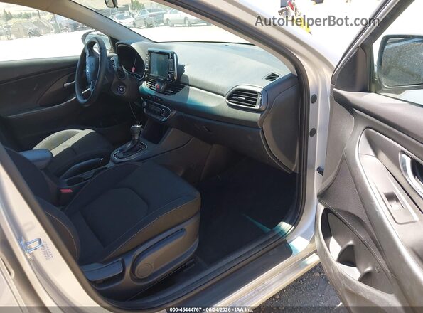 KMHH35LE2KU098549 2019 HYUNDAI ELANTRA GT Silver Front interior view