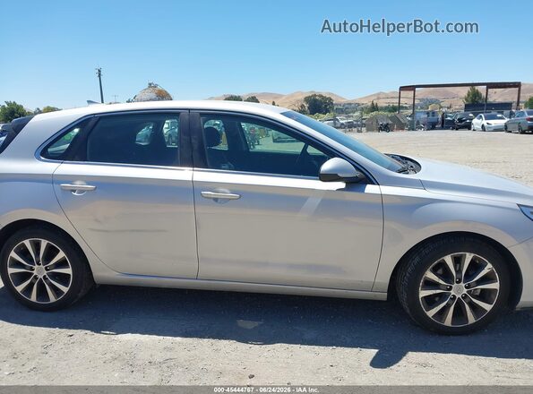 KMHH35LE2KU098549 2019 HYUNDAI ELANTRA GT Silver Rear interior view
