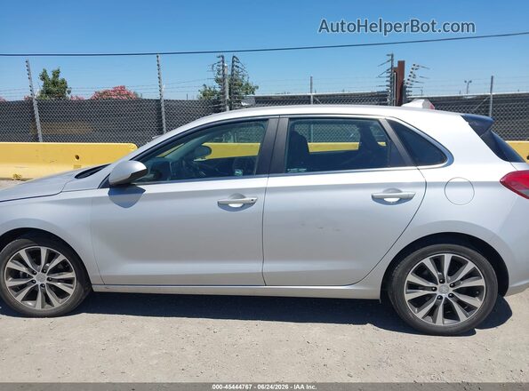 KMHH35LE2KU098549 2019 HYUNDAI ELANTRA GT Silver 360 interior view