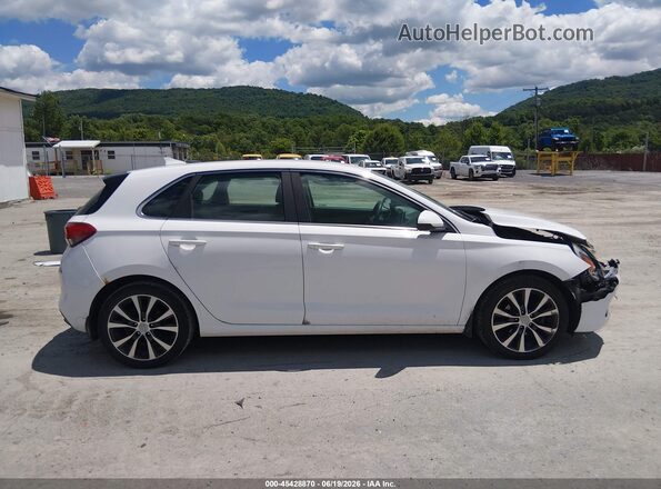 KMHH35LE5JU013282 2018 HYUNDAI ELANTRA GT White 360 interior view