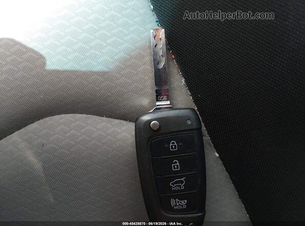 KMHH35LE5JU013282 2018 HYUNDAI ELANTRA GT White Dashboard view