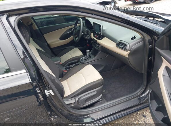 KMHH35LE6KU115319 2019 HYUNDAI ELANTRA GT Черный Вид салона спереди