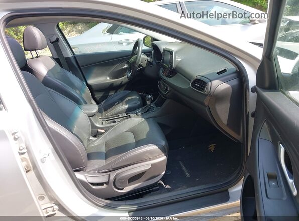 KMHH35LE7JU076271 2018 HYUNDAI ELANTRA GT Silver Вид салону спереду