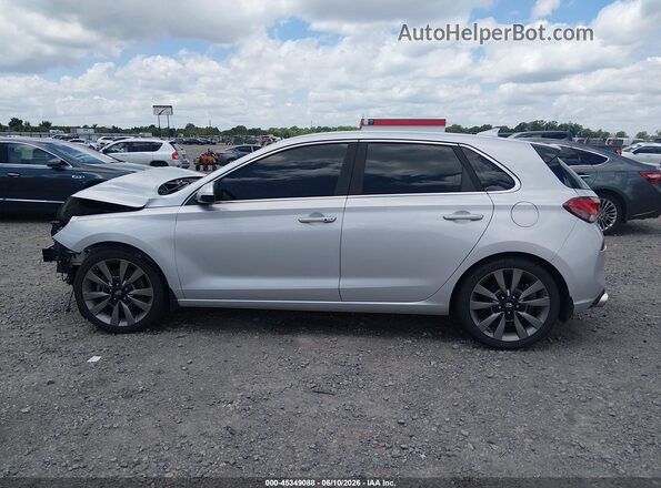 KMHH55LC9JU039411 2018 HYUNDAI ELANTRA GT Серебряный Вид задней части салона