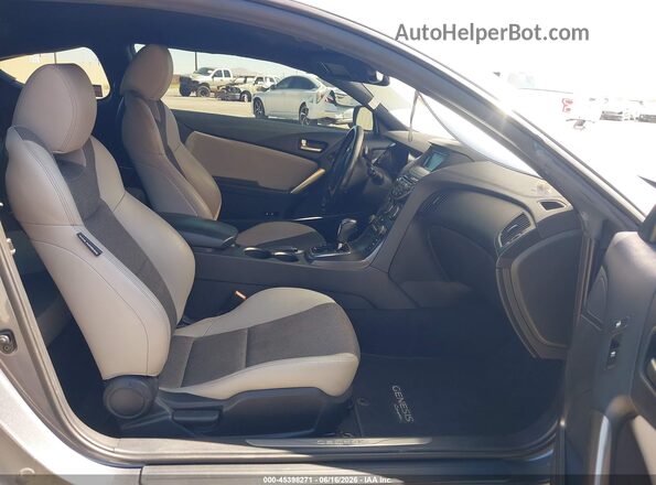 KMHHT6KJXGU132250 2016 HYUNDAI GENESIS Gray Front interior view