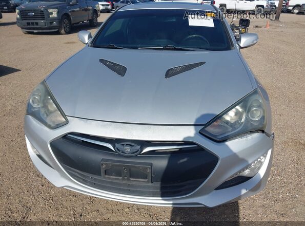 KMHHU6KJ2GU135107 2016 HYUNDAI GENESIS Silver Դիմացի տեսք