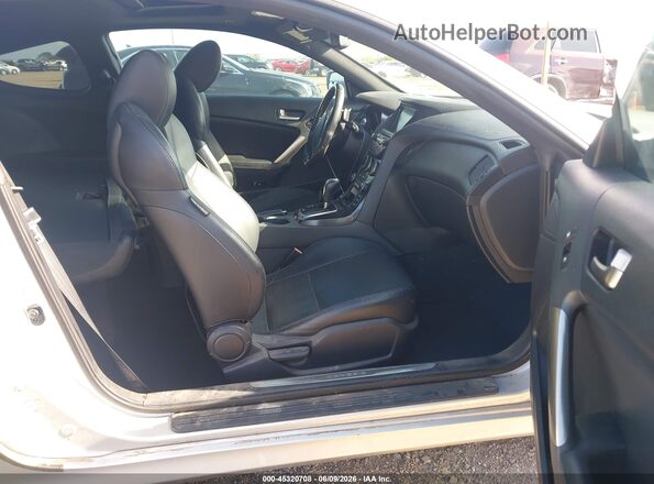 KMHHU6KJ2GU135107 2016 HYUNDAI GENESIS Silver Սալոնի դիմացի տեսք
