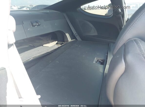 KMHHU6KJ2GU135107 2016 HYUNDAI GENESIS Silver VIN կոդի պիտակի տեսք