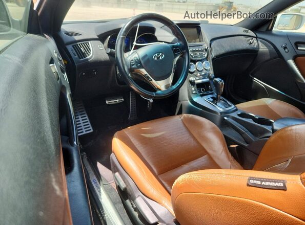 KMHHU6KJXGU131404 2016 HYUNDAI GENESIS White Dashboard view