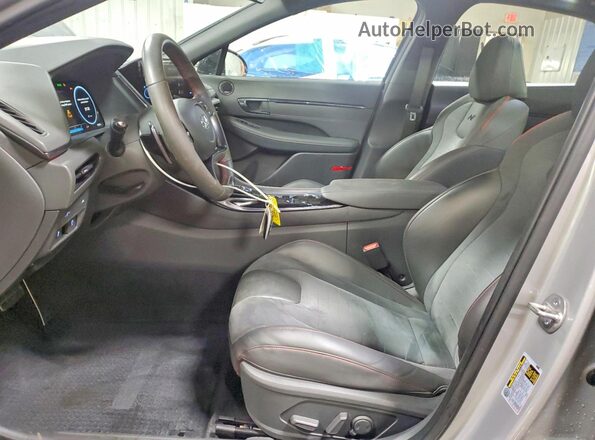 KMHL14JC9PA282035 2023 HYUNDAI SONATA Silver Вид салону спереду