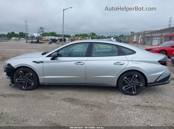KMHL54JC6SA458553 2025 HYUNDAI SONATA Silver სალონის 360-გრადუსიანი ხედი