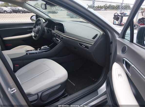 KMHL64JA2PA318714 2023 HYUNDAI SONATA Silver Widok wnętrza z przodu