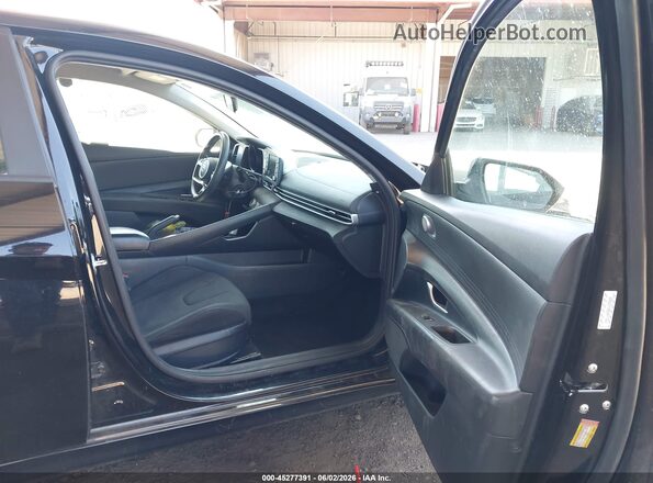 KMHLL4AG6MU156609 2021 HYUNDAI ELANTRA Black Սալոնի դիմացի տեսք