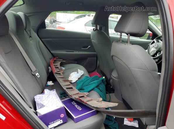 KMHLL4AG9PU520493 2023 HYUNDAI ELANTRA Red Widok tylnych siedzeń