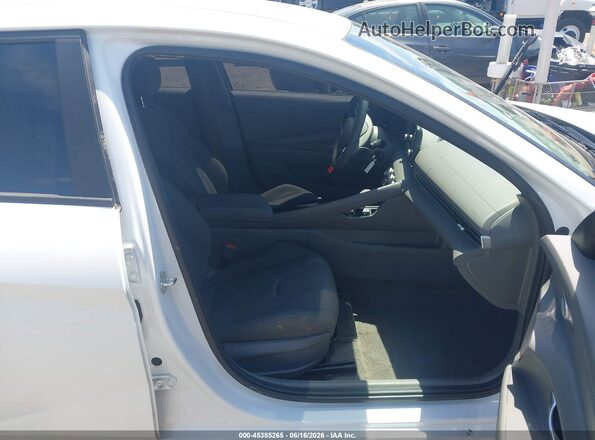 KMHLL4DG0RU795295 2024 HYUNDAI ELANTRA Белый Вид салона спереди