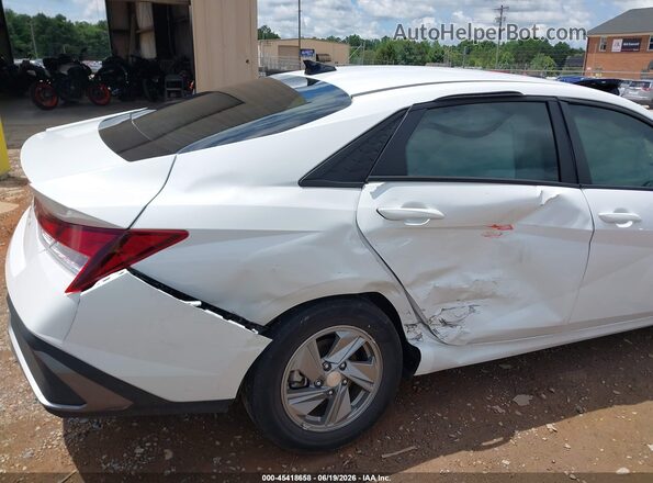 KMHLL4DG1RU759972 2024 HYUNDAI ELANTRA White Вид спереду