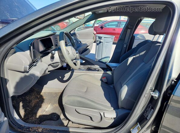 KMHLL4DG2RU823145 2024 HYUNDAI ELANTRA Green Widok wnętrza z przodu