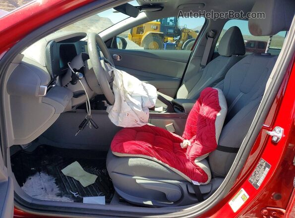 KMHLL4DG2SU935255 2025 HYUNDAI ELANTRA Burgundy Вид салону спереду