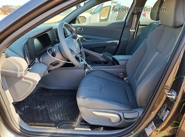 KMHLL4DG4RU741921 2024 HYUNDAI ELANTRA Gray Вид салону спереду