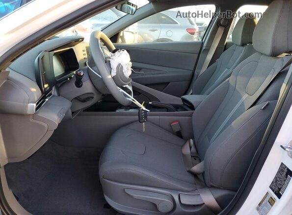 KMHLL4DG6SU054574 2025 HYUNDAI ELANTRA White Vista interior delantera
