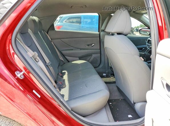 KMHLL4DG6SU953418 2025 HYUNDAI ELANTRA Red Widok tylnych siedzeń