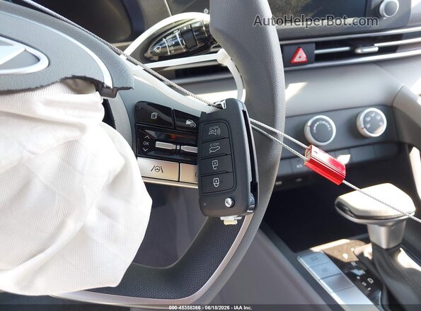 KMHLL4DG6TU227902 2026 HYUNDAI ELANTRA Gray წინა პანელის ხედი