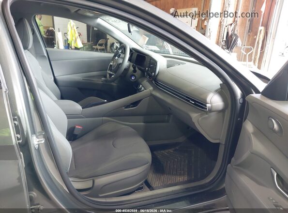 KMHLL4DG8SU951864 2025 HYUNDAI ELANTRA Gray Вид салону спереду