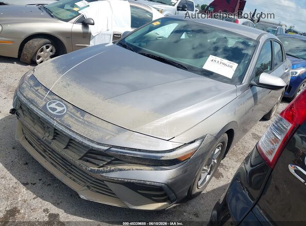 KMHLL4DG9RU851752 2024 HYUNDAI ELANTRA Silver Առջևի ձախ երեք քառորդ տեսարան