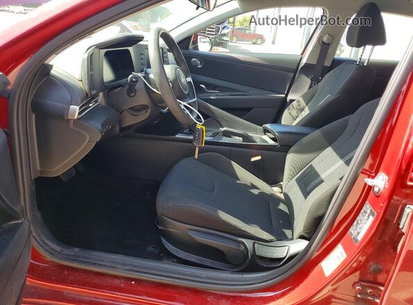 KMHLL4DG9SU952778 2025 HYUNDAI ELANTRA Red Widok wnętrza z przodu