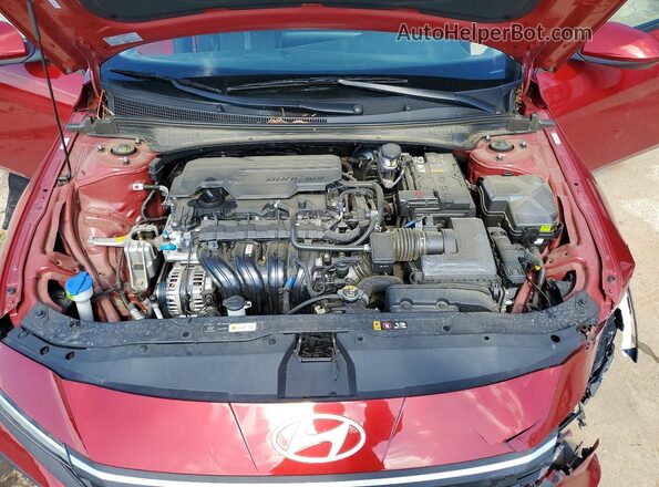 KMHLL4DG9SU952778 2025 HYUNDAI ELANTRA Red Widok wnętrza z tyłu