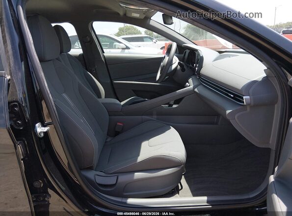 KMHLM4AG2PU468623 2023 HYUNDAI ELANTRA Черный Вид салона спереди