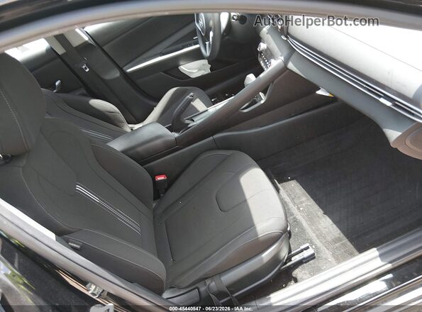 KMHLM4AG8NU350265 2022 HYUNDAI ELANTRA Черный Вид салона спереди