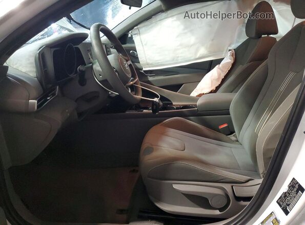 KMHLM4AJ2PU090430 2023 HYUNDAI ELANTRA White Սալոնի դիմացի տեսք