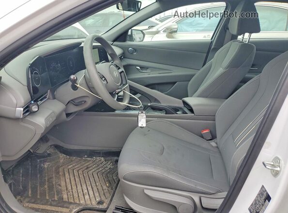 KMHLM4DG2RU745351 2024 HYUNDAI ELANTRA White Vista interior delantera