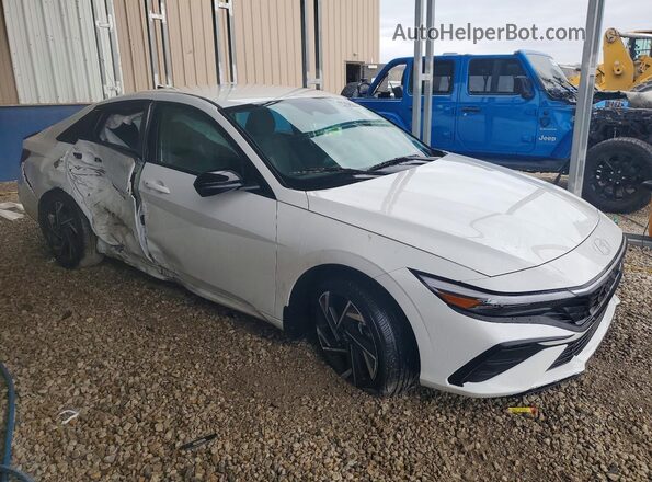 KMHLM4DG2SU995632 2025 HYUNDAI ELANTRA White Front right