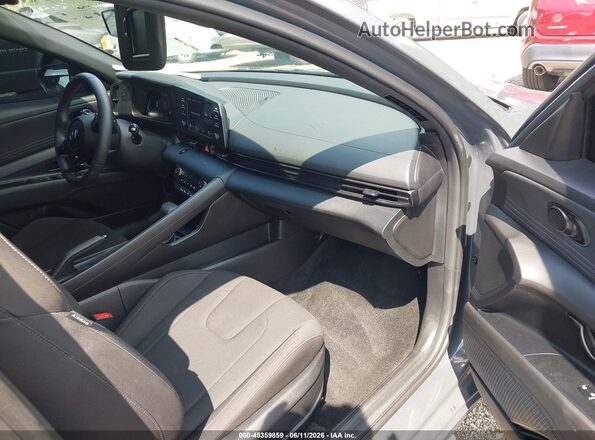 KMHLM4DG3SU958024 2025 HYUNDAI ELANTRA Gray Вид салону спереду