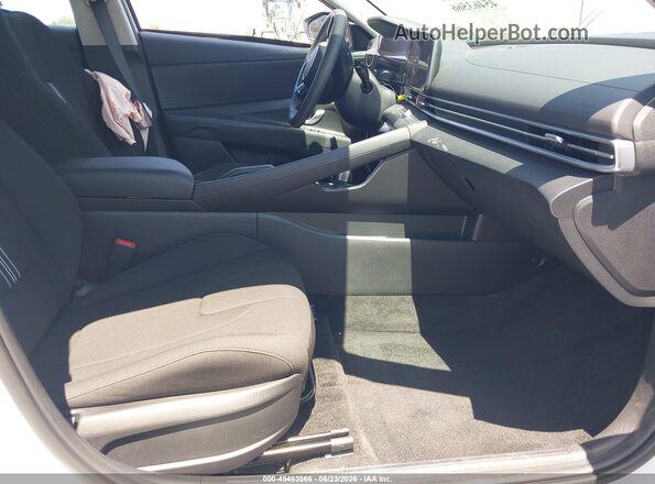 KMHLM4DG5RU719116 2024 HYUNDAI ELANTRA White Vista interior delantera