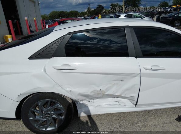 KMHLM4DG5RU811133 2024 HYUNDAI ELANTRA White Вид спереду