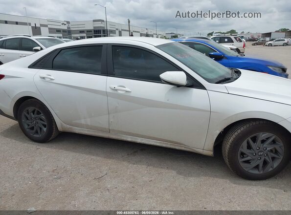 KMHLM4DG6RU753176 2024 HYUNDAI ELANTRA White უკანა სალონის ხედი