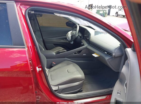 KMHLM4DG7SU969978 2025 HYUNDAI ELANTRA Red Вид салону спереду