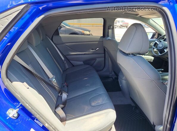 KMHLM4DG8SU024666 2025 HYUNDAI ELANTRA Blue Widok tylnych siedzeń