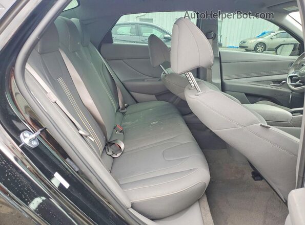 KMHLM4DG8TU104440 2026 HYUNDAI ELANTRA Black Widok tylnych siedzeń
