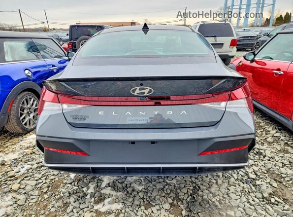 KMHLM4DG8TU111128 2026 HYUNDAI ELANTRA Серый Вид сзади