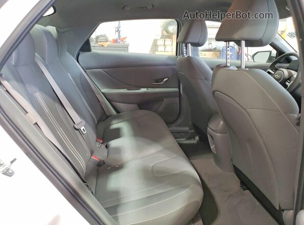 KMHLM4DG9RU678618 2024 HYUNDAI ELANTRA White 