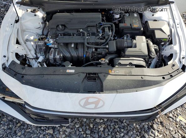 KMHLM4DGXTU100471 2026 HYUNDAI ELANTRA White Widok wnętrza z tyłu