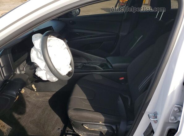 KMHLM4DGXTU100471 2026 HYUNDAI ELANTRA White Widok wnętrza z przodu