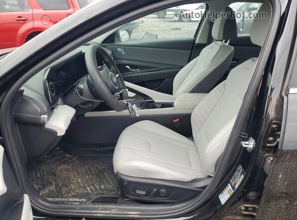KMHLP4DGXRU801012 2024 HYUNDAI ELANTRA Черный Вид салона спереди