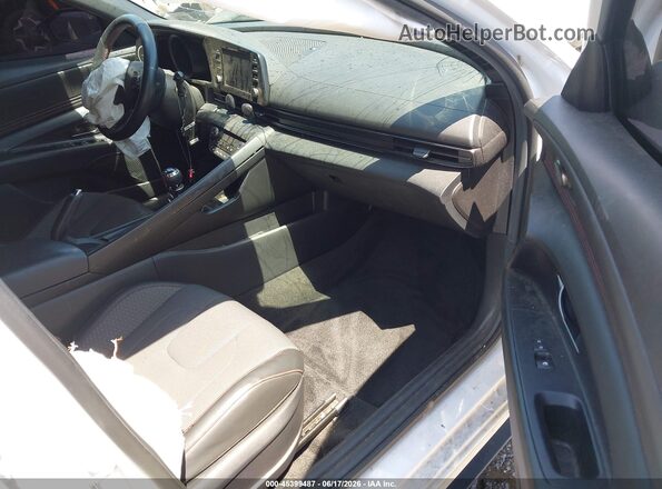 KMHLR4AF0NU227553 2022 HYUNDAI ELANTRA White Widok wnętrza z przodu