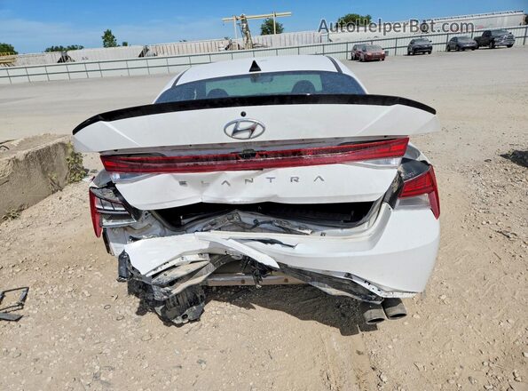 KMHLR4AF0PU587182 2023 HYUNDAI ELANTRA White Вид ззаду